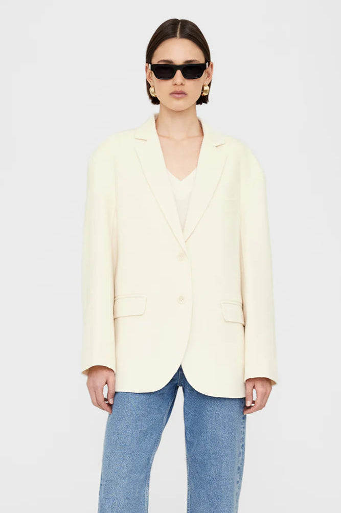 #colour_off-white