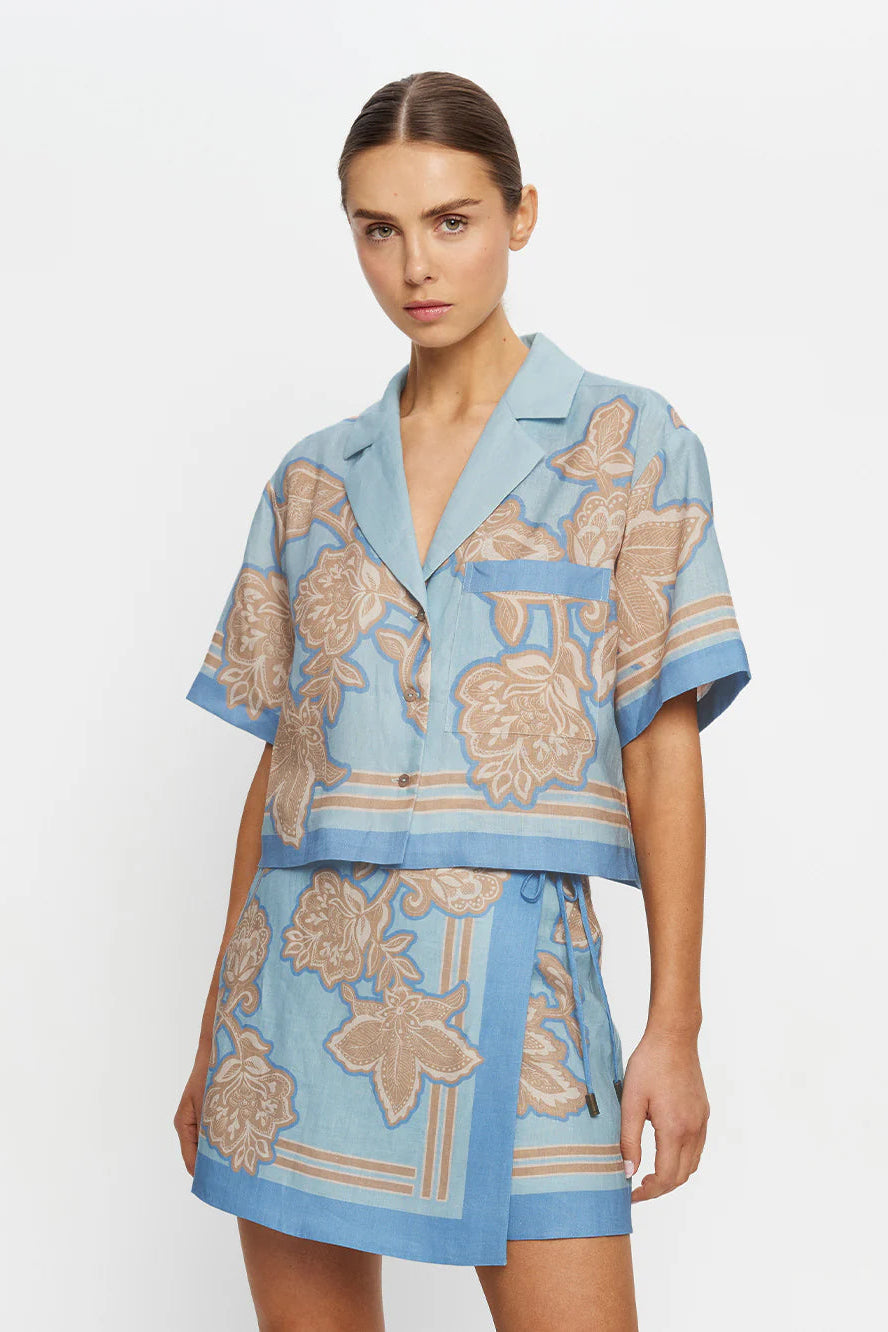 Kivari - Coco Beige/Blue Print Short Sleeve Crop Shirt