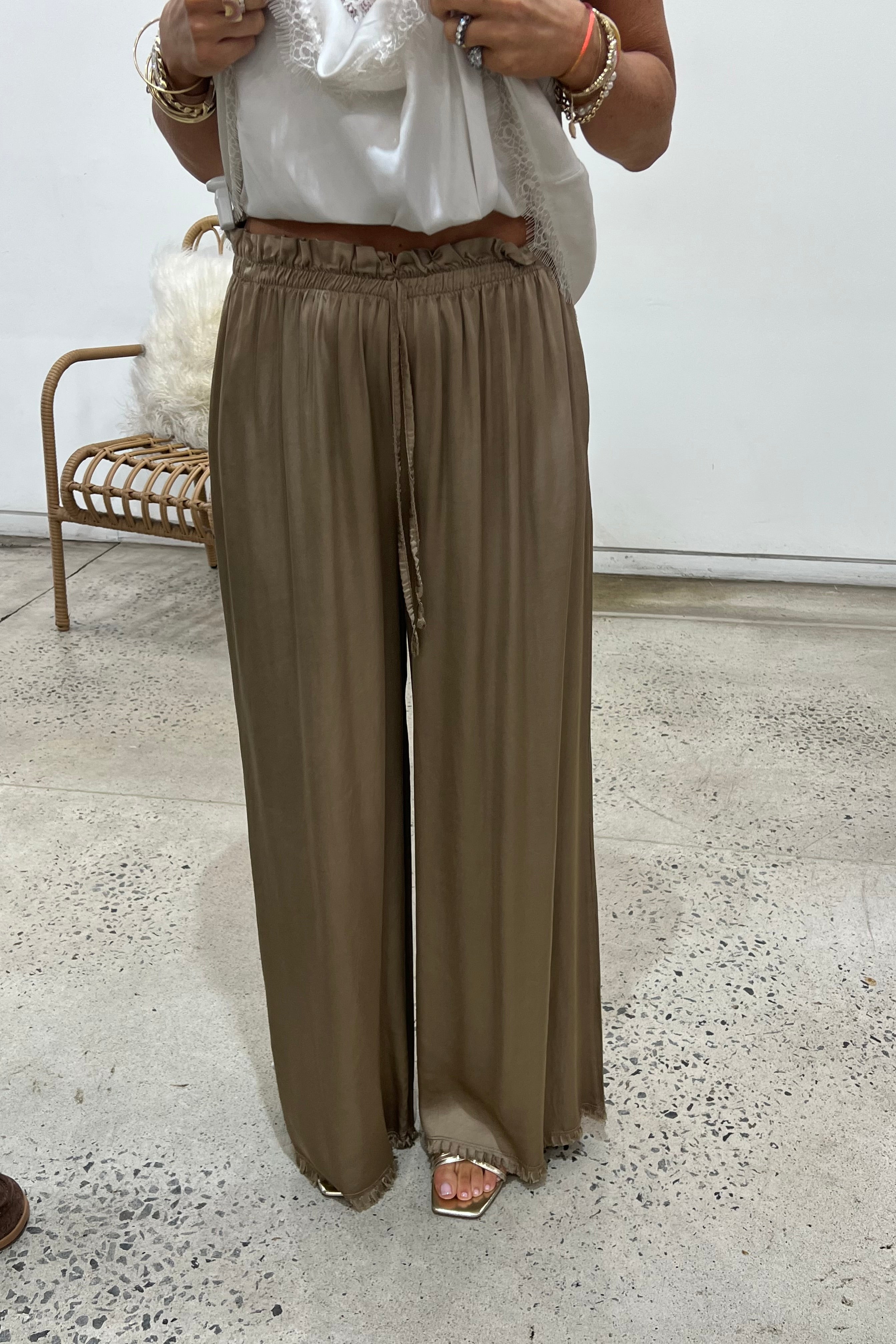 Natacha - Wide Leg Fray Hem Pant