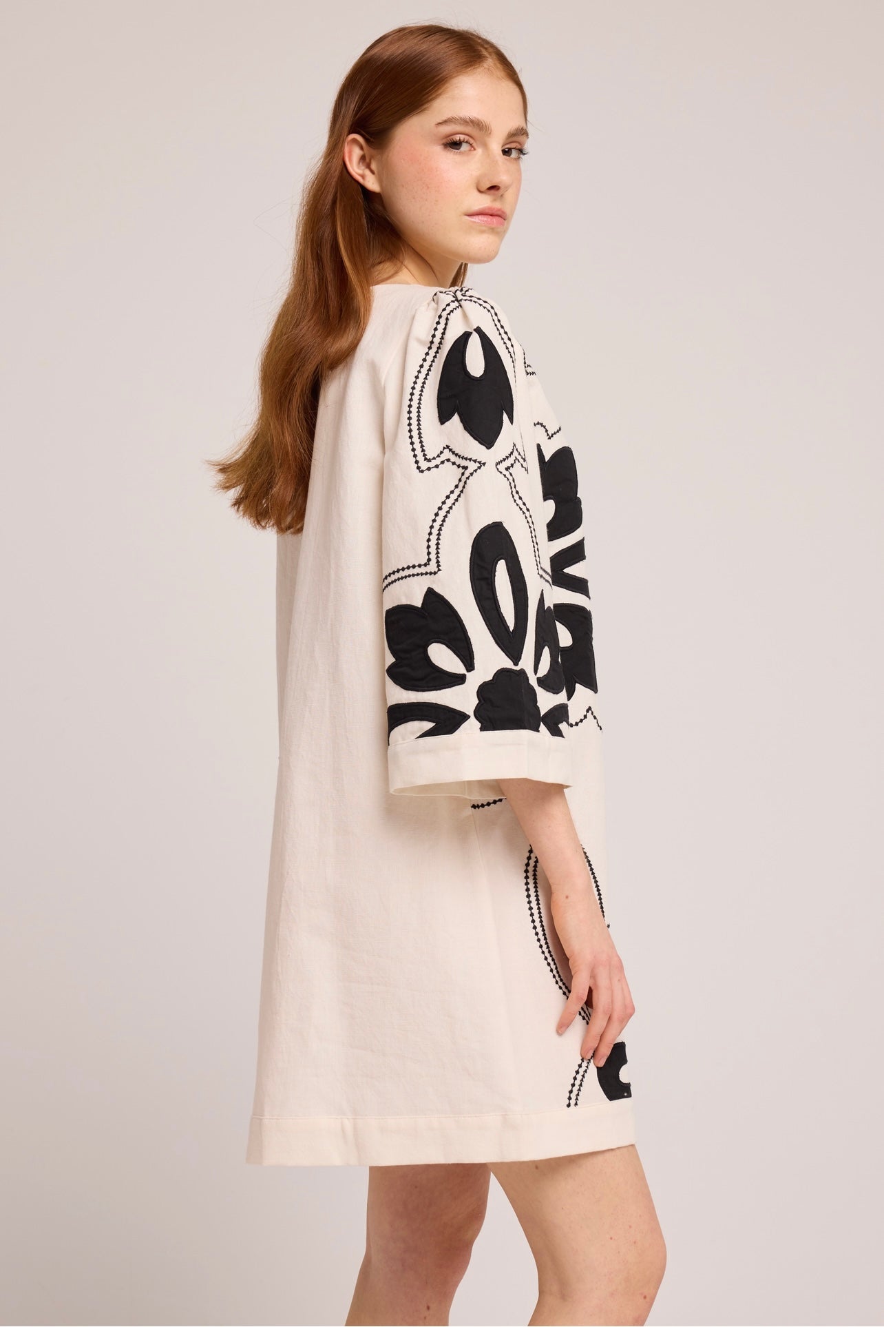 Louizon - Mirael Applique Shift Dress