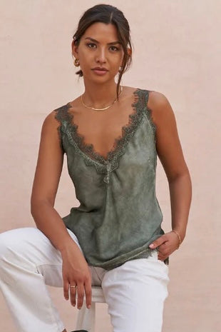 #colour_khaki
